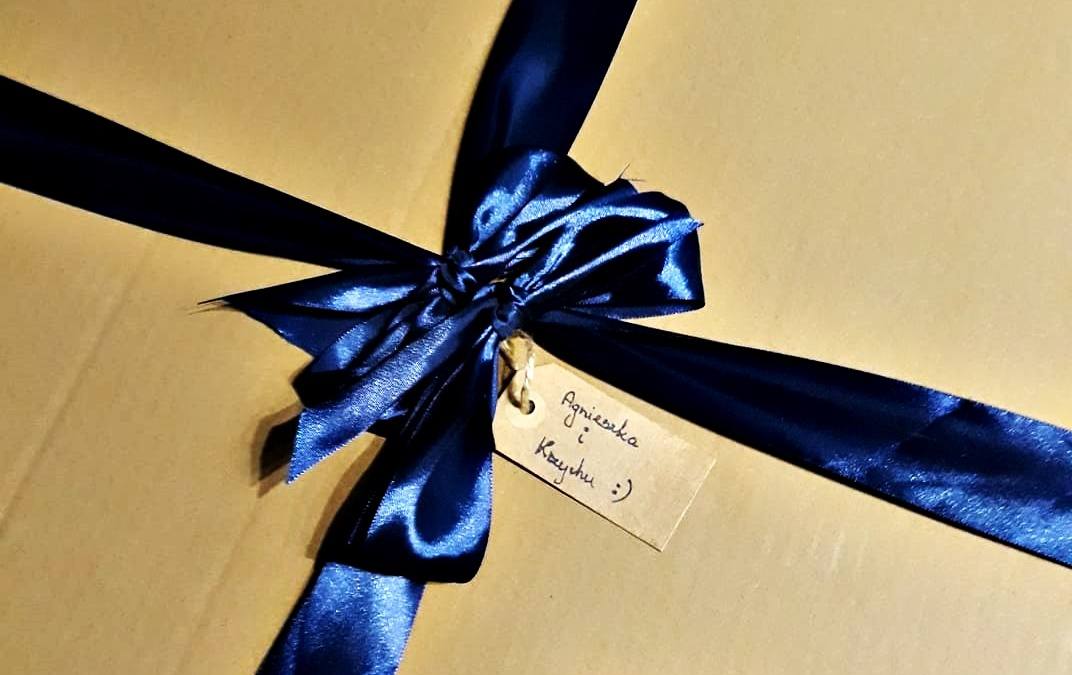 Pudło z Niespodzianką – balony z helem 🎁